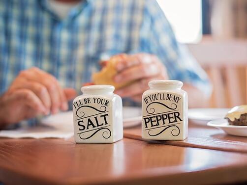 Солничките за сол и пипер винаги вървят ръка за ръка
