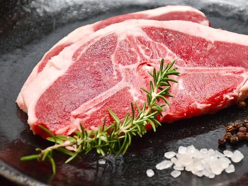Цените на агнешкото месо отново се вдигнаха спекулативно за Гергьовден.