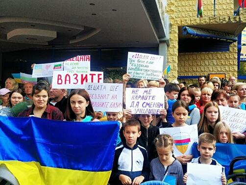 Доброволци от Варна помагащи на украински бежанци в неравностойно положение
