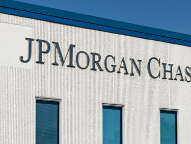 Трета американска банка фалира! JPMorgan придобива акциите на First Republic Bank