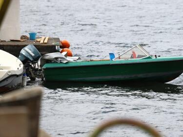 Вълнение обърна лодка край Китен, един рибар загина, друг измръзна, но бе спасен