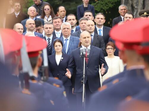 Президентът Румен Радев обяви, че ще връчи първия проучвателен мандат