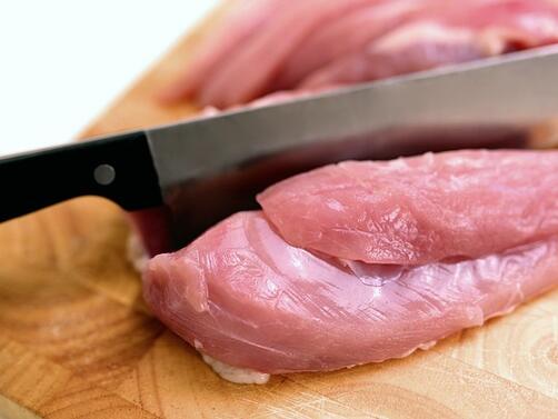 Пилешкото месо съдържа минимално количество мазнини така че повечето експерти