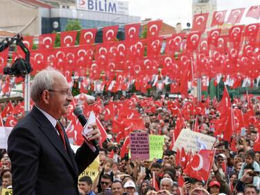 Кълъчдароглу ще получи рамо от третия на изборите в Турция, ако не клекне пред кюрдите