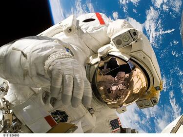 Астронавтите пият 98% рециклирани пот и урина
