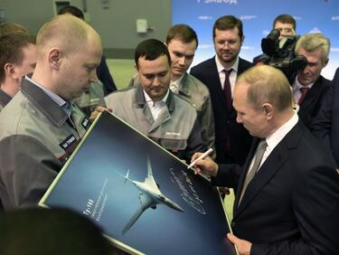 Русия усъвършенства ядрения си бомбардировач Ту-160М