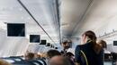 Пътниците не трябва да пият кафе и черен чай по време на полета, ето защо