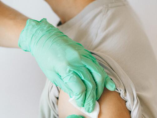 Снимка: Тестват първата персонализирана иРНК инжекция срещу рак на кожата