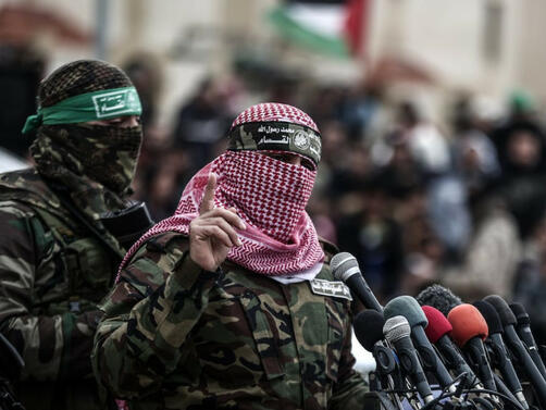 Радикалното палестинско движение Хамас съобщи, че е изстреляло ракети по