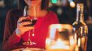 Учените откриха защо червеното вино причинява главоболие
