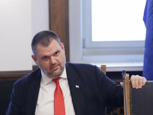 Председателят на ПГ на ДПС Делян Пеевски отговори на критиките