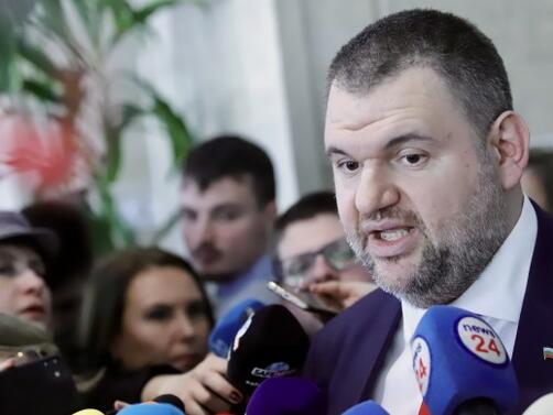 Председателят на ПГ на ДПС Делян Пеевски заяви че движението