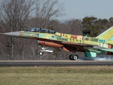 Иво Мирчев с уникални СНИМКИ на F-16 извън завода! България почва да ги получва до месеци