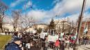 Протест и контрапротест пред Синода, докато избира нов Сливенски митрополит
