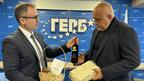 Еврейската общност у нас дари Борисов с хляб Маца, кашерно вино и мед