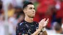 ЕВРО 2024: Роналдо се размина с инцидент след скок на фен от трибуните