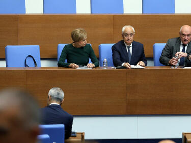 Депутатите закриха заседанието си за позицията за срещата на НАТО
