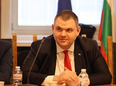  Делян Пеевски отправи сериозни обвинения към коалицията ПП - ДБ и президента Румен Радев