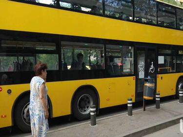 Нови двуетажни автобуси и мобилно приложение за плащане за паркиране в синята и зелената зони на София