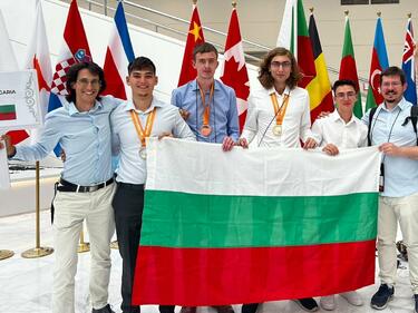 Най-добрите български ученици по биология направиха отлично представяне и спечелиха 3 медала от престижен турнир 