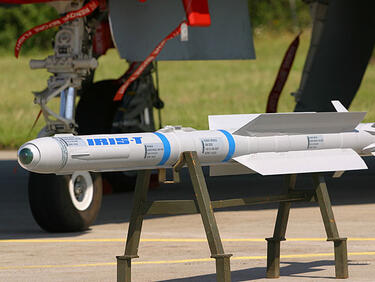 Купуваме зенитни ракети за над 350 млн. лв., реши Комисията по отбрана в НС