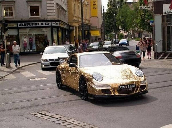 Ако сте страстни фенове на Porsche 911 GT3 RS, но не можете да си го позволите… вероятно имате поне сръчни ръце и готовност да влезете в клуба „Направи си сам”.