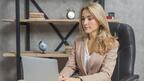 Държавните служители ще могат да работят до осем дни в месеца от къщи