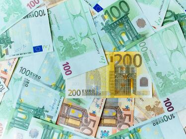 Емигрантите отново изпратиха у дома над €100 млн. 
