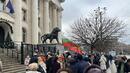 Привърженици на "Величие" протестират пред Съдебната палата в София в защита на задържаните по делото "Исторически парк"