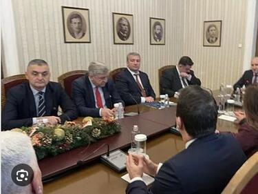 БСП при Радев: Иска приемане на преработения бюджет