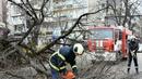 Проблеми в Пловдив заради силния вятър
