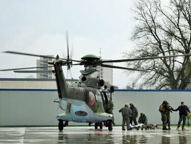 Учение: Медици и военни спасиха катапултирал пилот при тренировка край Пловдив
