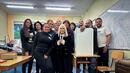 Лили Иванова направи фурор в изборната секция, където гласува (СНИМКИ)