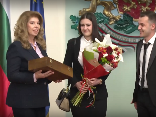 В празничната атмосфера на Деня на храбростта след официалните слова