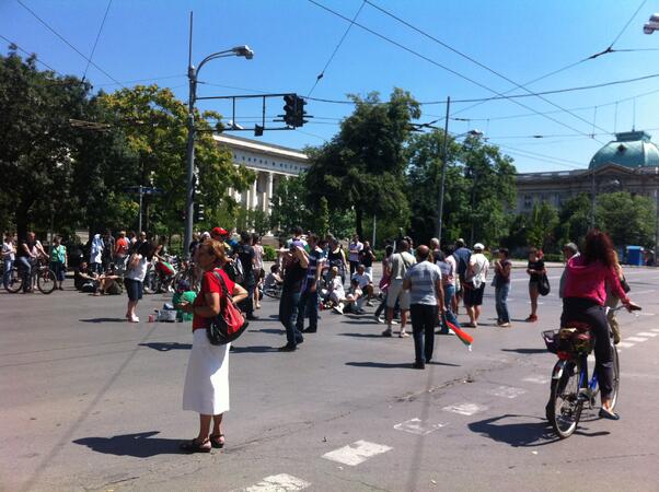 Протестиращи блокираха кръстовището на "Оборище" и бул. "В. Левски"