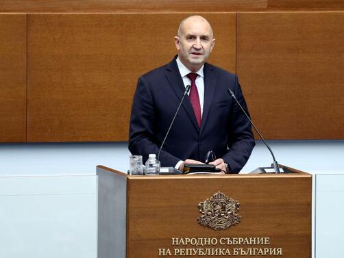 Политическият спор около присъствието на американски самолети цистерни в България