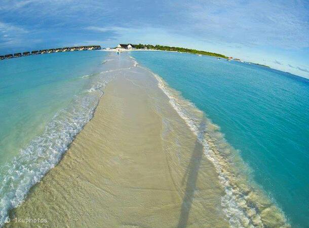 Естествена пътека във водата (Малдивите)