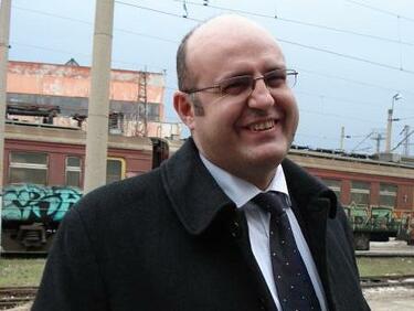 Антон Гинев е заместник-министър на транспорта и съобщенията