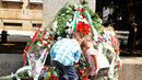 <p>В цялата страна беше отбелязана 176 годишнина от рождението на Апостола. Деца във Враца поставят цветя на паметника на Левски</p>