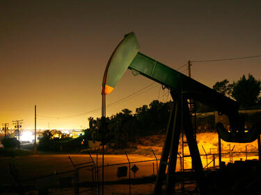 Петролът отбелязва поскъпване с 8,1 % през юли